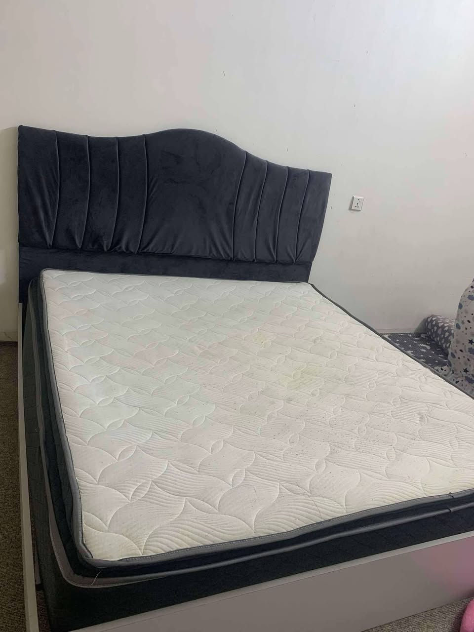 ئه م  سسيه م بوفروشتن به دوشكه وه سحره س ١٠٠هزاره
له توبزاوه ناحيه ي رزگاري ژماره ي ***********
