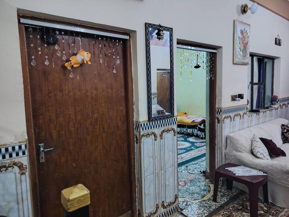 السلام عليكم بيت للبيت مساحه٢٤٠ متر ملك طابو صرف  العنوان النهروان منطقه ٢٠٠٠ مقابيل المدارس البيت يحتوي علئ ٧ غرف قياس الغرف ٤×٥ وصاله ٤×٦ بالطابق الارضي  وهول ٤×٥ واستقبال ٤×٦ ومطبخ ٤×٥ وصاله بالطابق الثاني ٤×٦ وصحيات   الاستفسار الاتصال علئ الرقم /*********** متوفر واتساب السعر مناسب بيه مجال للشراي
