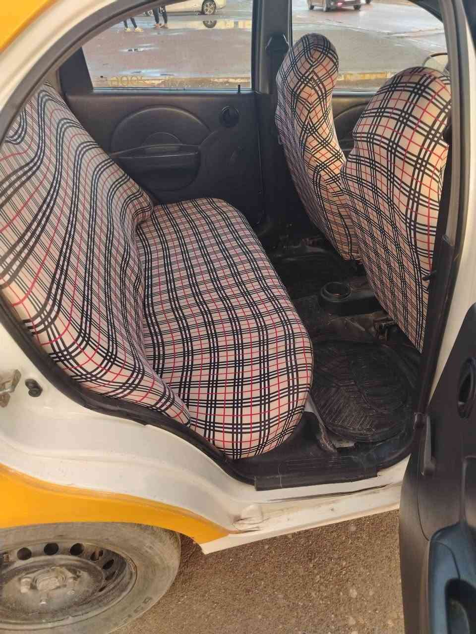 سلام عليكم للبيع سيارة تكسي افيو 2006 شرط التحويل رقم جديد رقم مميز  السعر 48 بيها مجال سيارة كلين اتصل على هذا الرقم ***********
