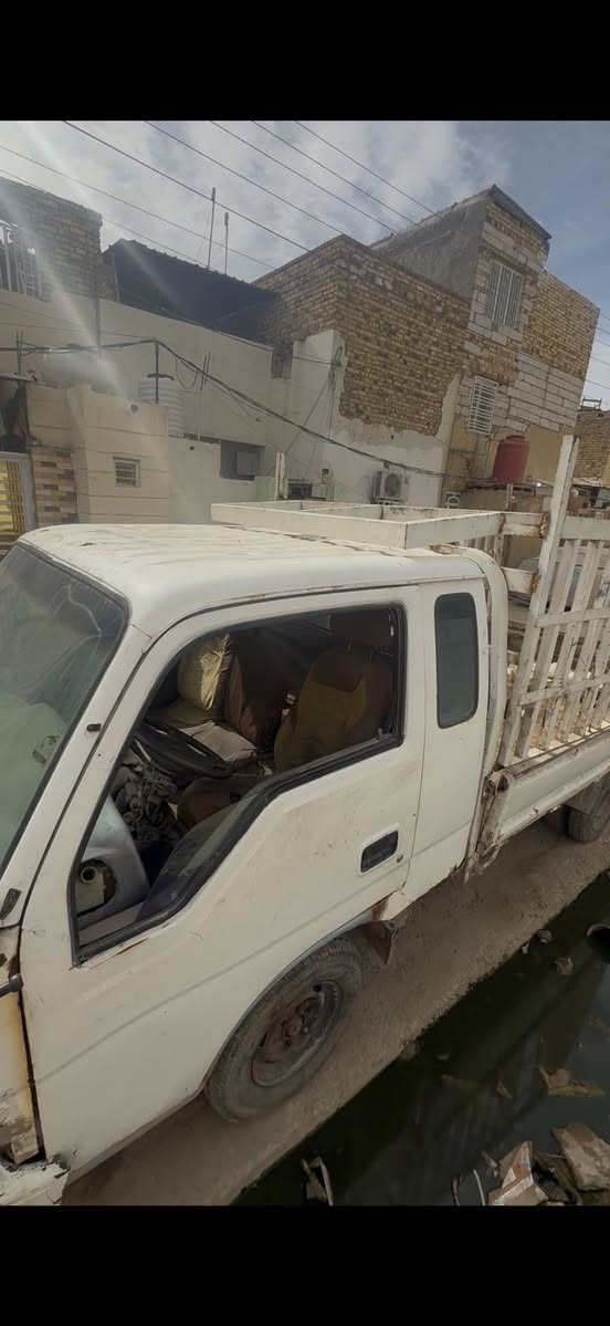 السلام عليكم مكلف بلنشر الشراي يتصل
سياره فونتيره موديل 1997رقم بغداد بااسم ابن عمي اني ويا بنفس المنطقه رقم شاصي موجود كهربائيات كلها شغاله محرك جيد سياره عوزها ترتيب
السعر 37وبي مجال قليل
المكان حله مركز المدينه
***********
