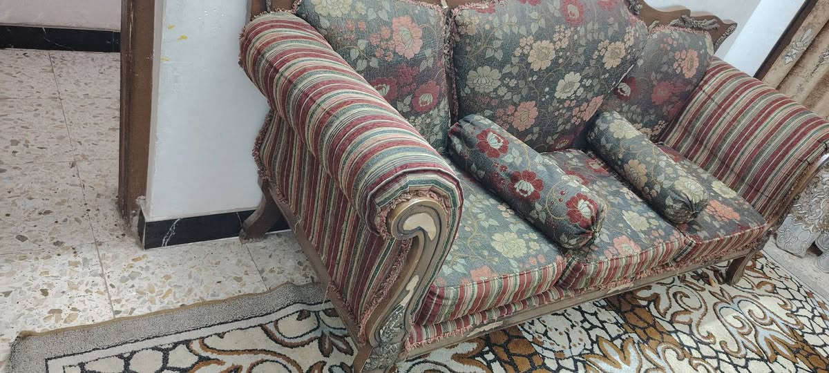 تخم لبيع مثل ما واضاح بلصوره السعر175 
***********
