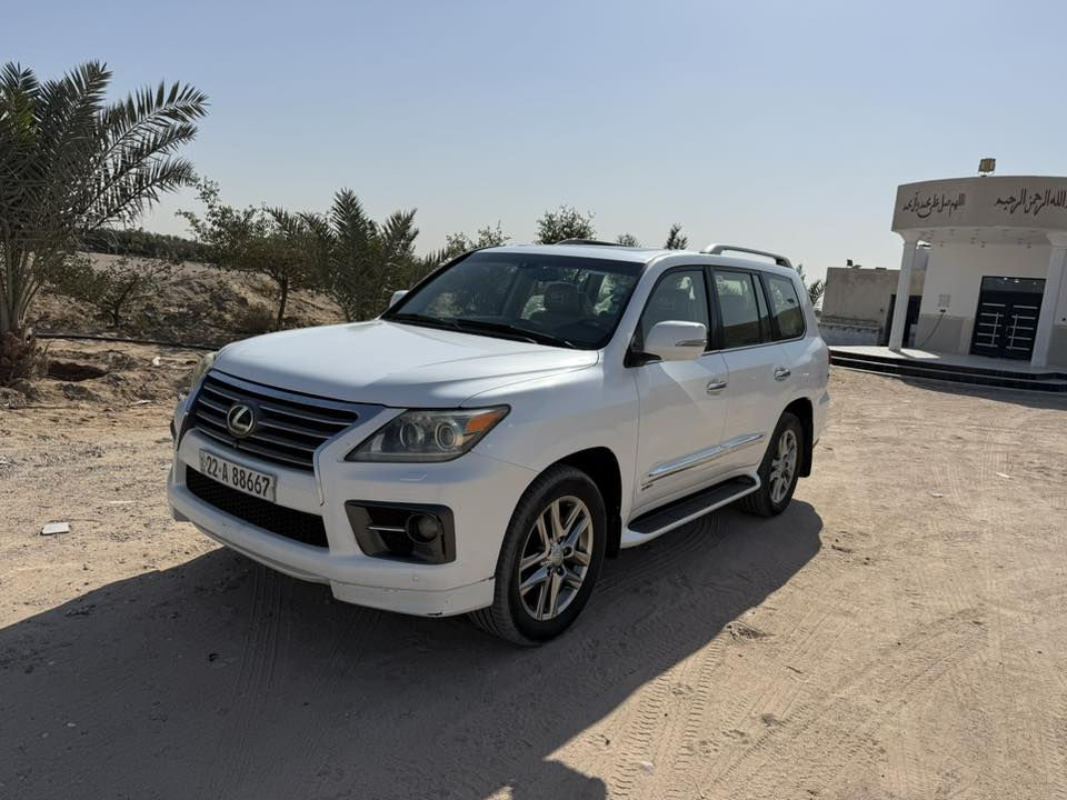 السلام عليكم للبيع لكزز موديل 2013 السيآره مكفولة كفالة عامه فول مواصفات لكزز معروف مواصفاته داخل بيجي ماشية 227 الف مكان السيارة البصره الزبير اي استفسار الاتصال ع الأرقام التالية : 
***********
