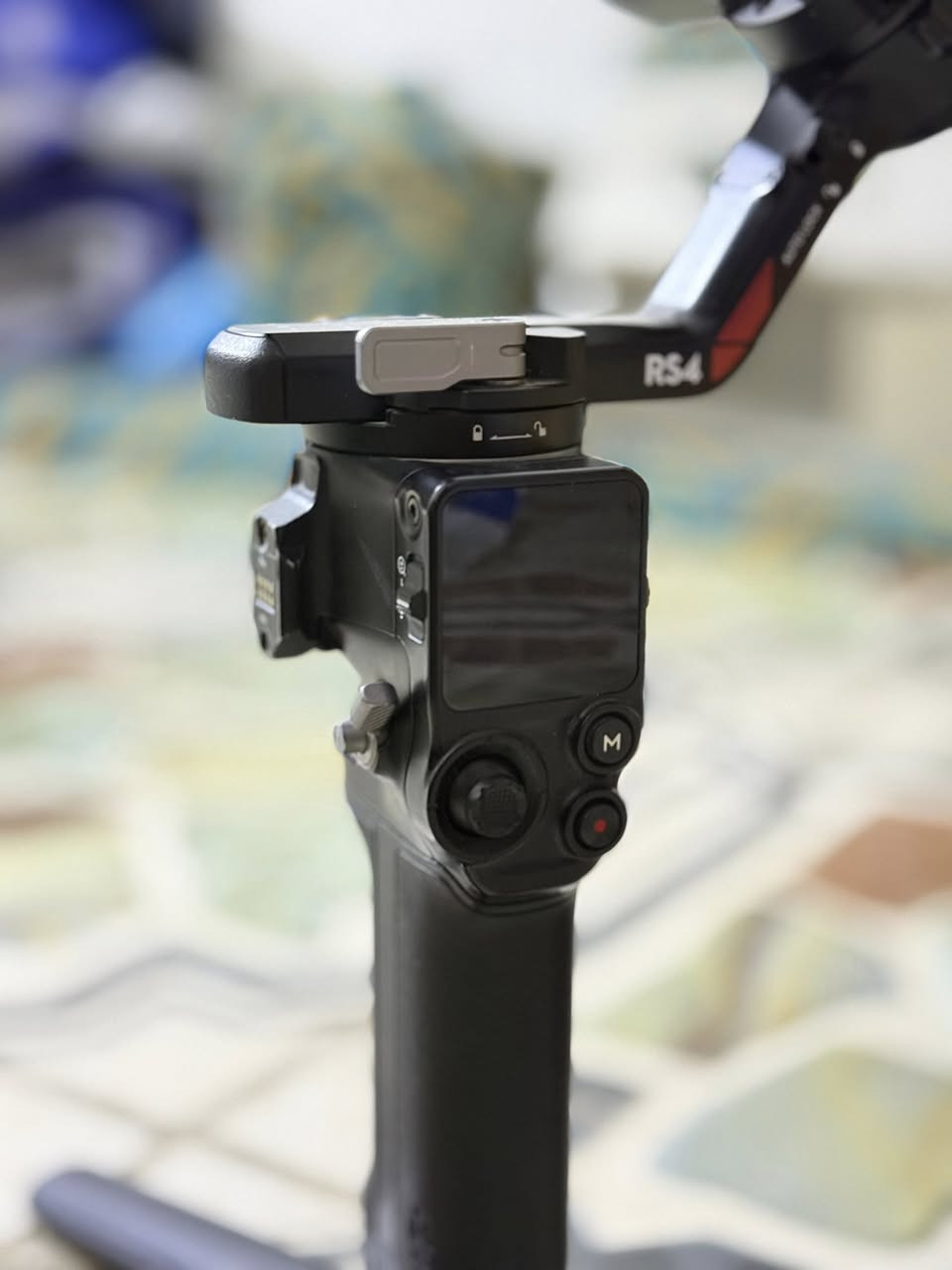 كامرا سوني A7III مع رونن RS4كومبو
سعر 1500 قفل 
الكامره شغاله ونظيفة كلش بس بيها ضربة لزير نقطه حمراء بالسنسر ابد ما مأثره شي بسيط كلش وما تبين 
الرونن قفل الجوا ما يقفل بس شغال وتشتغل بي طبيعي ومئشر على صورت القفل المكسور الي هوا قفل الماطور عن التحكم ما يقفل 
مكاني ناصريه 
***********
