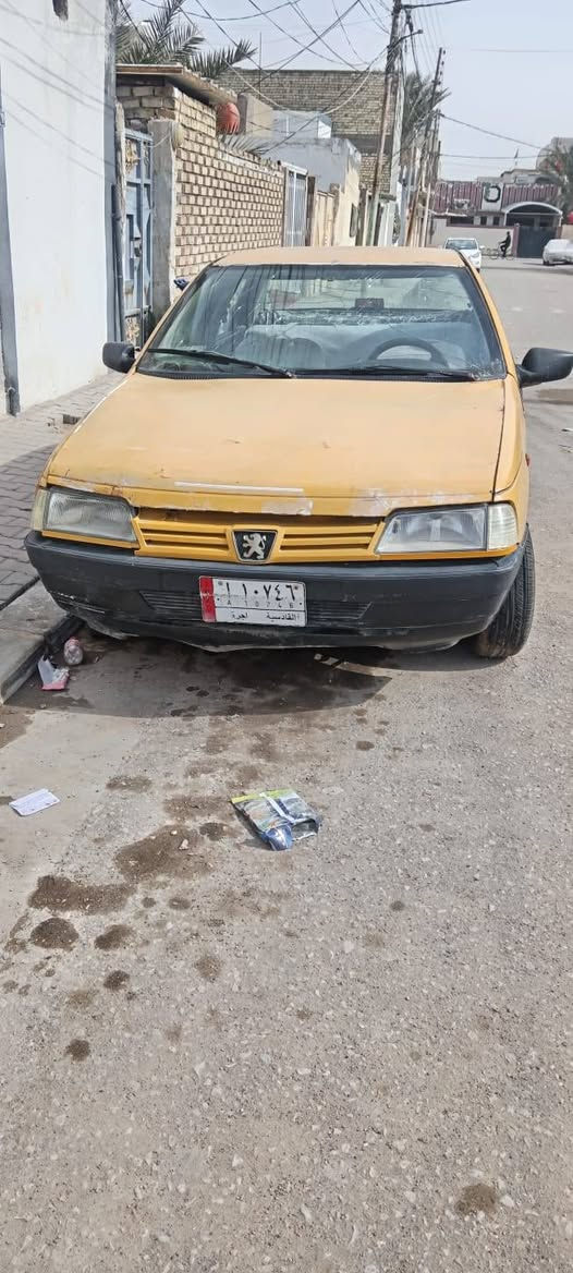 السلام عليكم للبيع سيارة بيجو روى موديل 2009رقم قادسية مكان نجف تخم تاير باتري جديد مكينة وكير جدد حدادية نضيفة السعر 10وبيهة مجال للشراي الاستفسار على الرقم ***********
