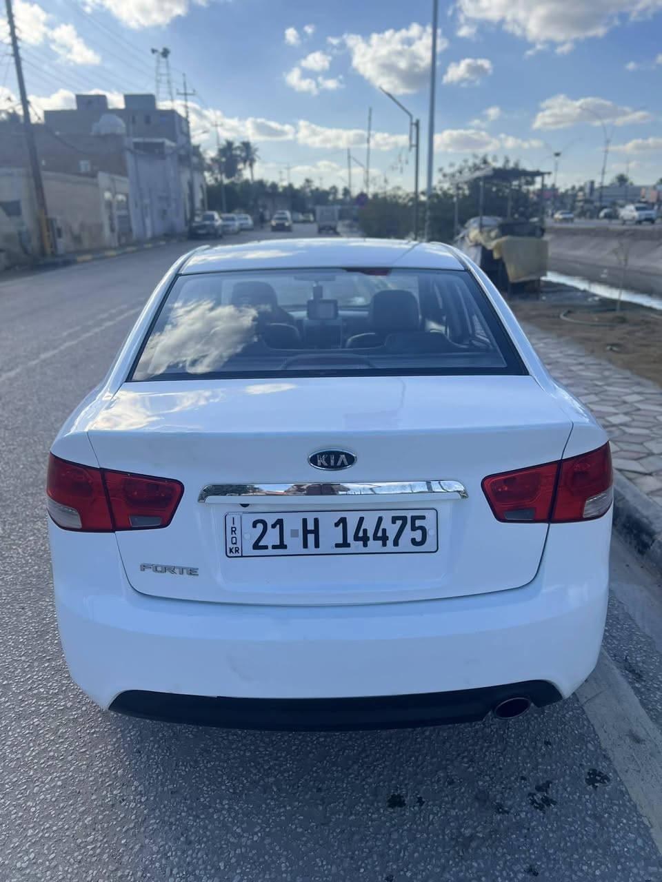 🚨مكلف بالنشر 🚨
السلام عليكم 
فورتي مديل ١٢  لون ابيض  ماشيه ١٢١ 
محرك gdi  تبريد تدفئه مفوله  وارد 
سياره نص فول 
سياره جلد  
تخم تاير جديد 
سنويه باسمي  رقم انكليزي تسقط.   ٢٠٣٠ 
السعر ١٠٦ وبيهه مجال 
*********** كربلاء 
شارع البارون
