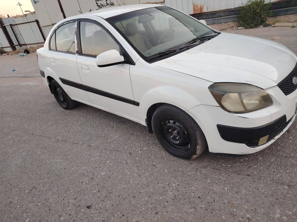 كيا ريو 2009 خليجي بغداد مكانها نجف مكينه 1600 بيها بس باب مبدله بلادي نفس اللون والباقي مكفول مكينه وكير وحداديه وتبريد مكفولات السعر 75 اتصال *********** النجف, العراق

