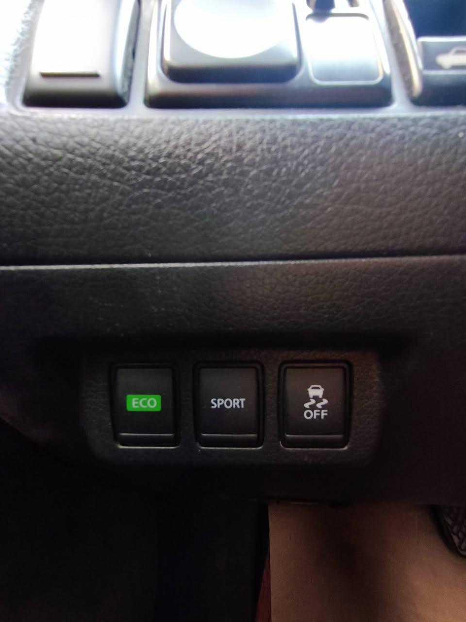 السلام عليكم 
نيسان سنترا 2018 
SR وارد كندي 
بدون صبغ 
مكان تعديل بسيط 
بصمة تشغيل + وضعيات قيادة Eco و sport 
كشنات تدفئة (قماش)
رقم كركوك ماشية 170 الف 
السعر 120 ورقة وبي مجال 
رقم 
***********
***********
