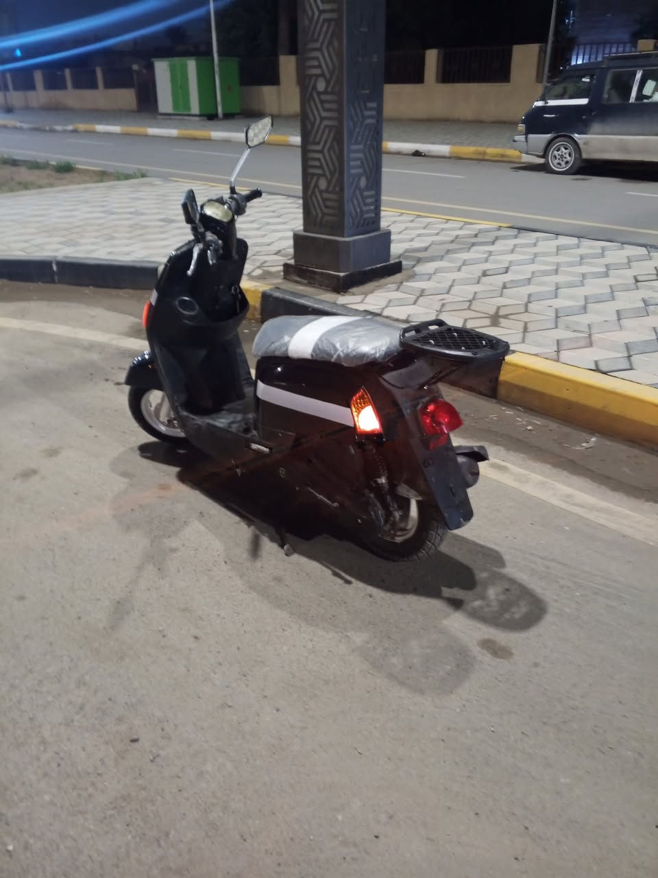 السلام عليكم درجة ماكس بوليس درجة كاملة كهربائيّات كل شغال دراجة سلف هندر كل شغال  دراجة ماناقصهة اي شي مكان ديالى بعقوبة التحرير ***********سعر 475بيهة مجال قليل
