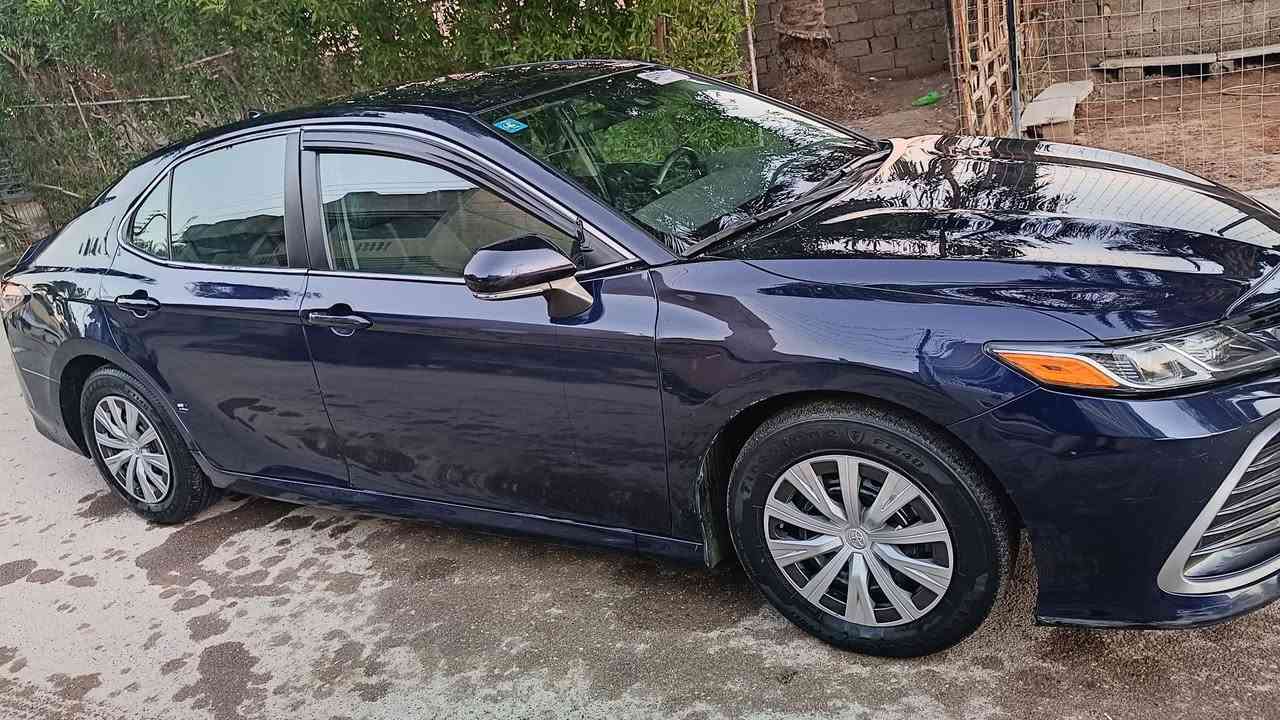 كامري للبيع موديل 2022 LE أمريكي هايبرد لون نيلي محرك 2.5 حادثها موضح في الصورة بدون تكمة فقط تبديل بوب 
 ماشية 71 ألف كيلو متر رقم بغداد 
المكان بغداد 
السعر  178$ 

الهاتف ***********
