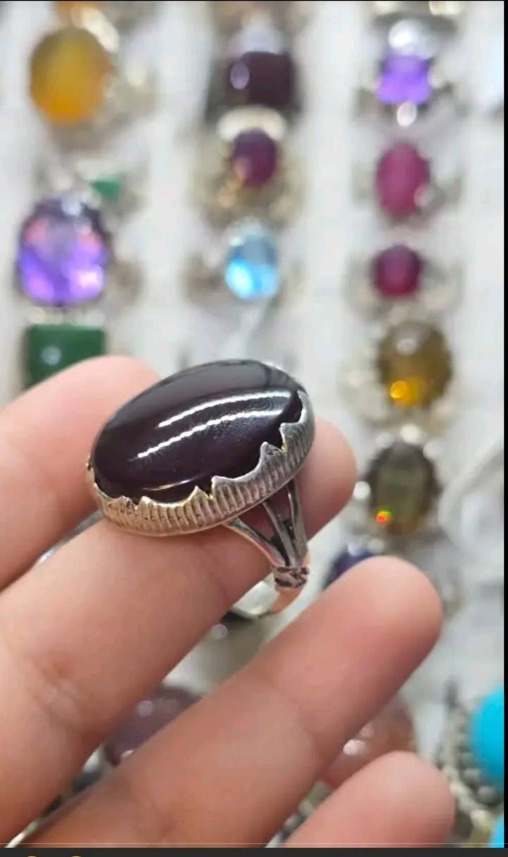 عقيق يماني كرز الكرز جميل جدا جدا صياغه يدويه نجفيه دزاين عنوز فضه عيار 925 قطعه  روعه الاستفسار خاص


**إذا كنت صاحب هذا الإعلان وتريد حذفه لأي سبب، رجاءا أرسل رسالة إلى الدعم الفني**