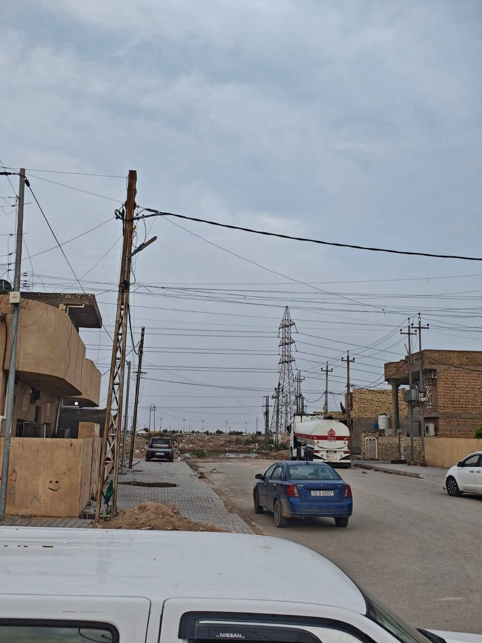 مشتمل للبيع ١٠في ١٠ مربع ركن على شارعين ٢٠ يعتبر تجاري بناء نظيف جدا السعر ١٣٠ رقمي ***********
