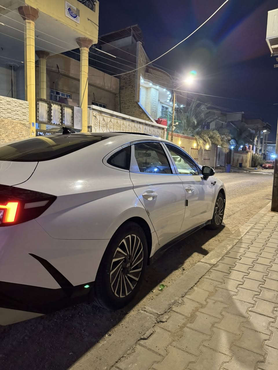 سوناتا 24 وارد خليجي اقساط كفاله عامه فول موصفات فئه بريميوم بنوراما دواخل جلد جملي تحكمات كهربائيه بردات خلفيه تبريد قطعتين لدات اناره داخليه وبيها هواي مواصفات السياره رقمها  مميز السياره السعر ١٩٢ وبيها مجال للطيبين العنوان البصره ياسين خريبط الرقم ***********
