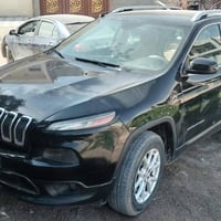جيب بزون 2017 جامرلغ او بونيد بدون دواخل السياره كازكيت ضعيف بيها محرك...