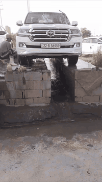 السلام عليكم لاندكروز للبيع موديل 17 كفاله عامه *********** اتصال الرقم
