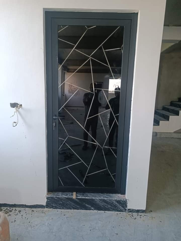 ### **عرض خاص على ألمنيوم سلايت بأسعار مناسبة**

**🔹 شباك ألمنيوم سلايت:**
- **عرض المقطع 7.5 سم**: **50 دولار للمتر** (مع مانع ذباب).
- **عرض المقطع 9.5 سم**: **60 دولار للمتر** (مع مانع ذباب).

**🔹 باب ألمنيوم G60:**
- **سعر الباب**: **160 دولار**.

**📍 العنوان:** الموصل، الجانب الأيمن.

**للاستفسار أو الطلب:**
- **تواصل معنا عبر الاتصال أو أرسل لنا رسالة على واتساب:** **7511260102**.

لا تفوت الفرصة على هذه العروض المميزة! إذا كان لديك أي استفسار آخر، سأكون سعيداً بمساعدتك.
