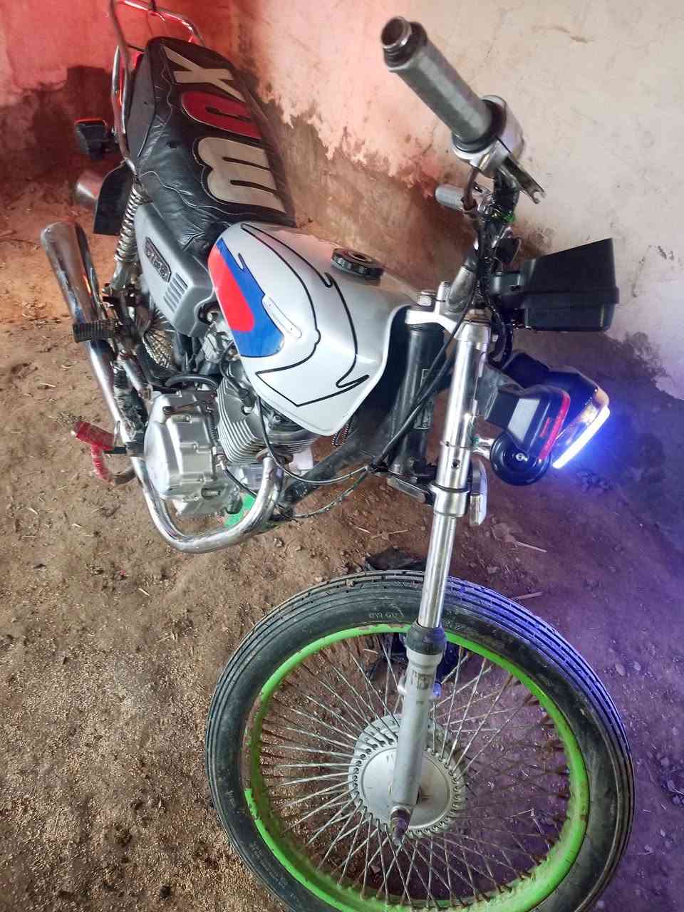 دراجه 21 اوراق كهربائيات شغال دراجه فول ***********
