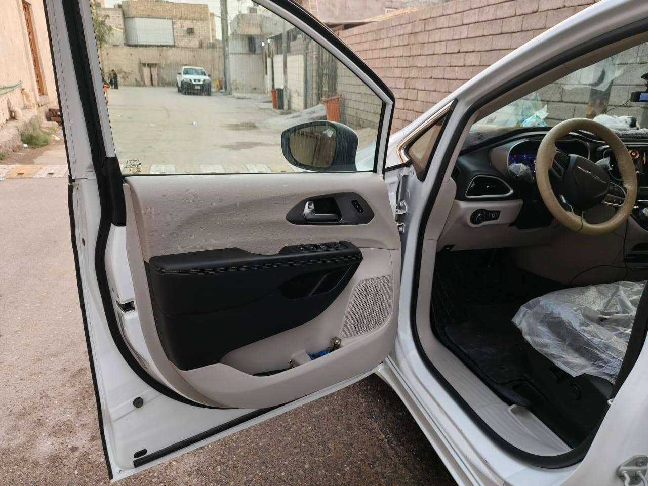 للبيع باسفيكا موديل 23 لون ابيض السياره مكفوله من الضربه والصبغ والتبديل سياره فول مواصفات نقص تنته فقط سته سلندر 3600 تخم تاير جديد باتريات جدد سبير جديد وبعد بيها مواصفات هواي السعر 245 رقم بصره باسمي تحويل ثاني يوم  ***********
