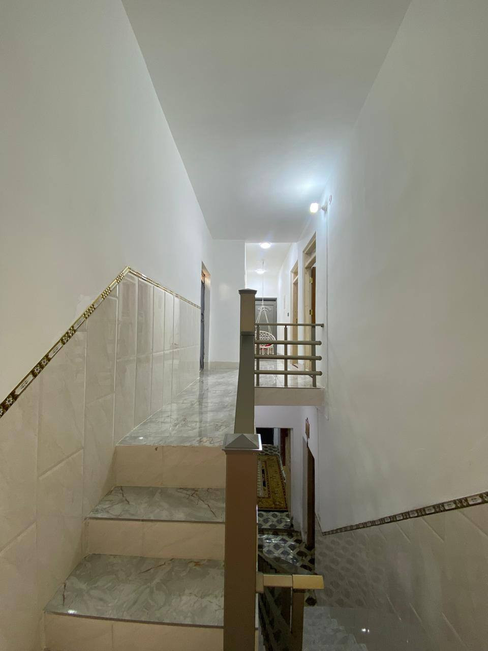 السلام عليكم
بيت بمنطقه 8شباط قرب اسواق الخزرجي طابقين اربع غرف 
اربع غرف نوم وستقبال وصاله ومطبخ ومجمع صحيات السعر 115بي مجال 
للاتصال على الارقام التاليه 
***********
***********
او زياره مكتبنا الكائن الرمادي التأميم 8شباط قرب تانكي الماء 
مكتب المصطفى للعقار
