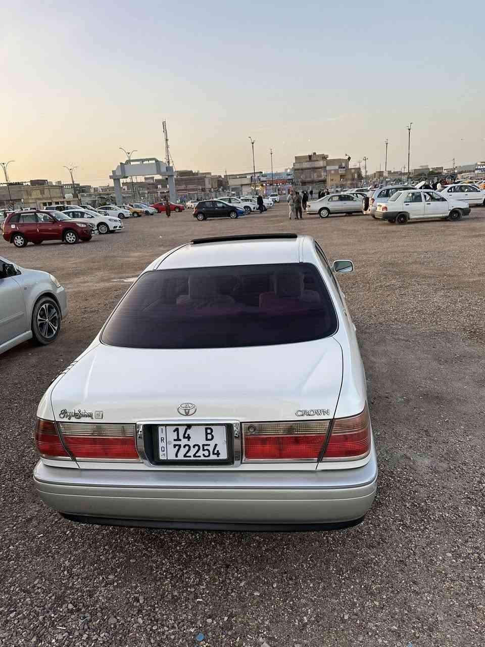 سلام عليكم 
جنون 2000كفاله عامه فول موصفات 4دكم ثلاجه فتحه فول ماعده الكرستال مكينه ديفور الكبير تبريد تدفه حداديه تخم تاير سياره ماناقصهه اي شي 166وبيهه مجال البصره ابوه الخصيب ***********
