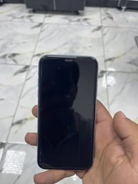 ايفون XR • ١٢٨ • كفالة عامه