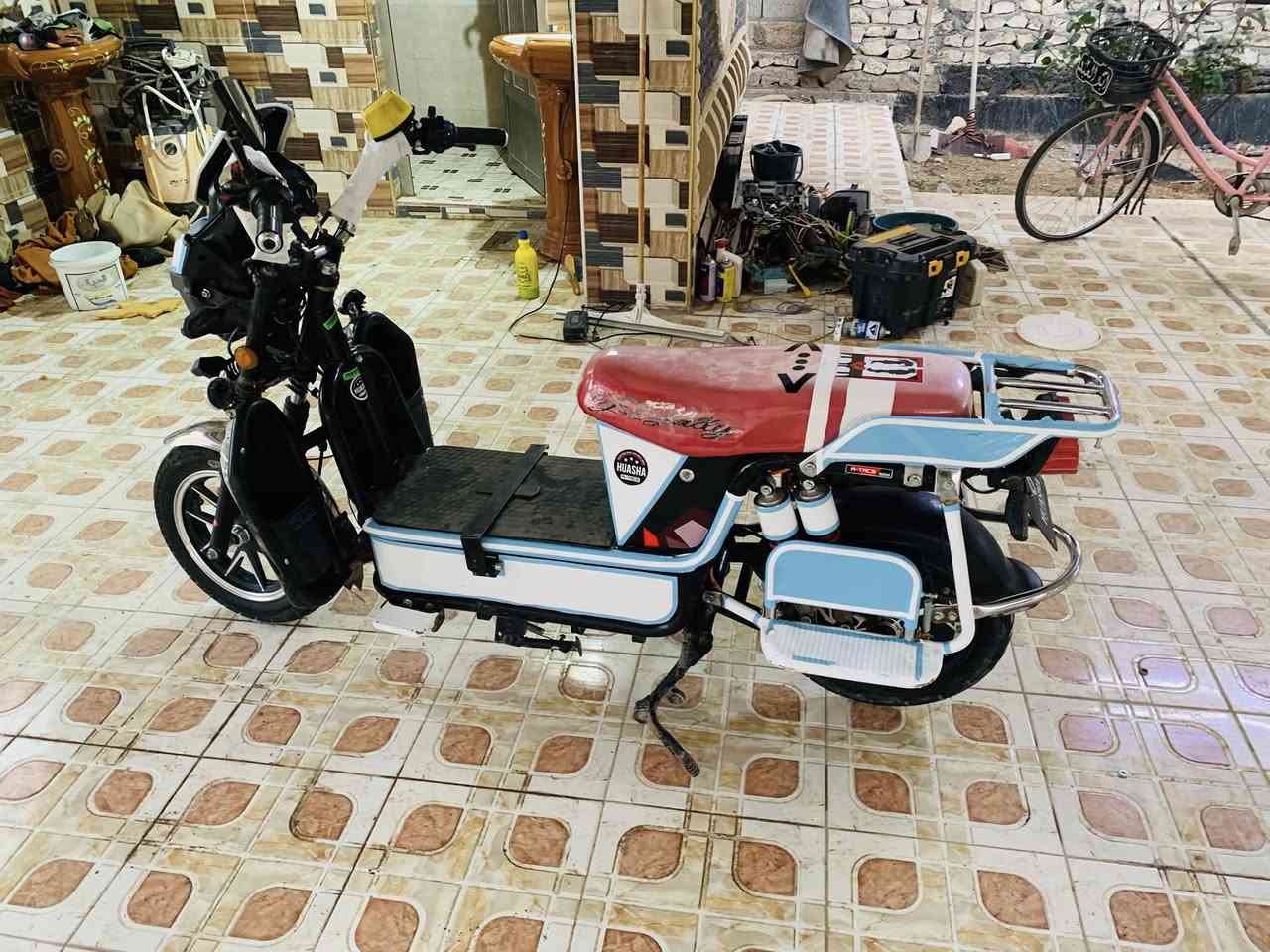 متاح دراجه شحن موديل ٢٣ النظافه مثل ما موضح بصور بطاريات منفوخه حيل زينه بس أبيع منفوخه كهربائيات كله شغل موضح فديو كامل السعر ٣٧٥ وبي مجال بسيط بيع و مراوس مكاني هيت حي البكر متوفر توصيل حسب الاتفاق 
*********** وتساب و اتصال
