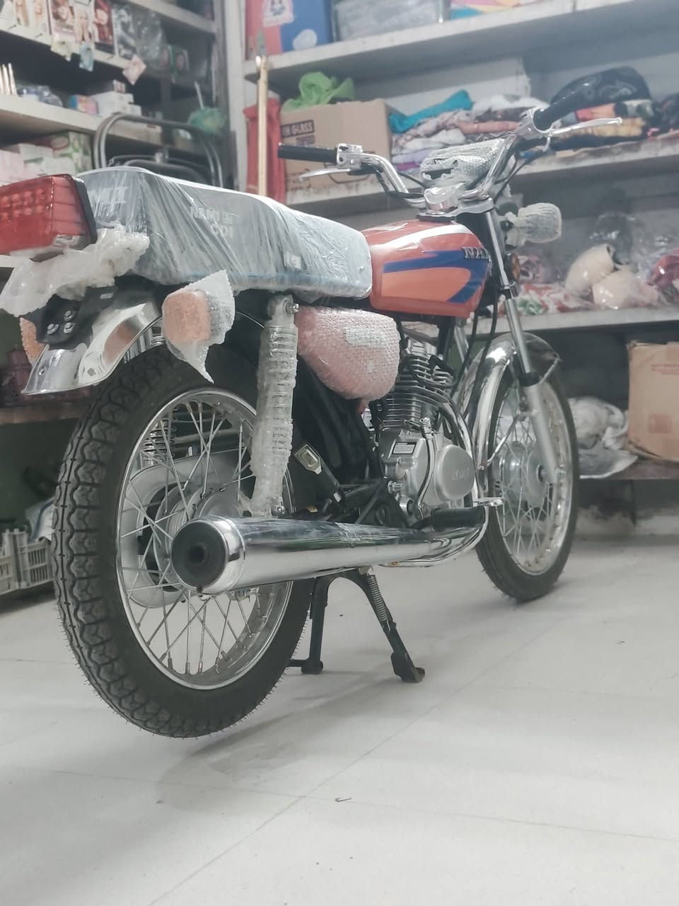 سلام عليكم دراجه لبيع موديل 2023 دراجه جديده حيل صاله 7 من طالعه من الوكيل وكيله سيد جعفر بل كحلاء دراجه مكفوله كفاله عامه مكان الدراجه ميسان قضاء الكحلاء السعر 1300
 وبيه مجال قليل الرقم ***********
