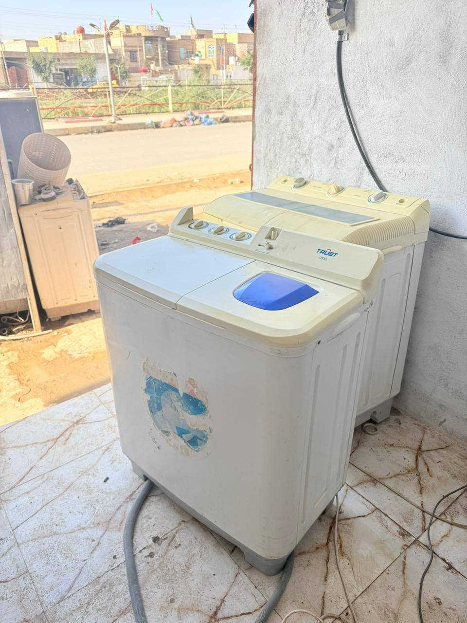 غسالات حجم وسط 12كيلوو للبيع شرط الغسل والتنشيف 

المكان الشطره/العباسيه/قرب المقصبه القديمه
اتصال ع الرقم /***********
