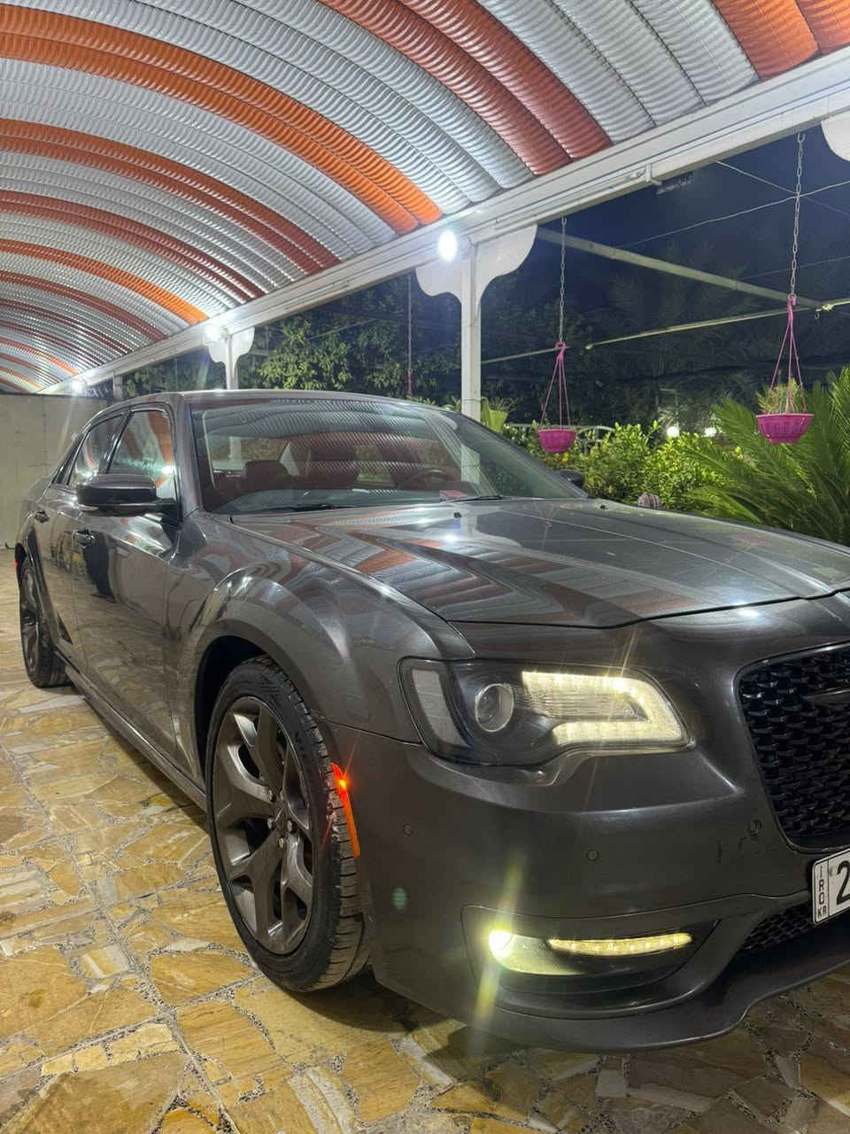 كرايسلر c300 
فول مواصفات 
موديل 22 رقم اربيل بأسمي تحويل مباشر
ماشيه 72000  
حساسات امامي و خلفي 
رادار جانبي 
بانوراما 
سستم سماعات الباين 
محرك 3600 
كشنات امامي كهرباء و  تدفئه
حادث سطحي بابين ومبدلات نفس اللون
وصار بارد بسيط بالجاملغ الخلفي
صور الحادث موجوده في الاعلان 
موجوده بالحله شارع ٤٠
السعر 275
*********** حلة, بابل
