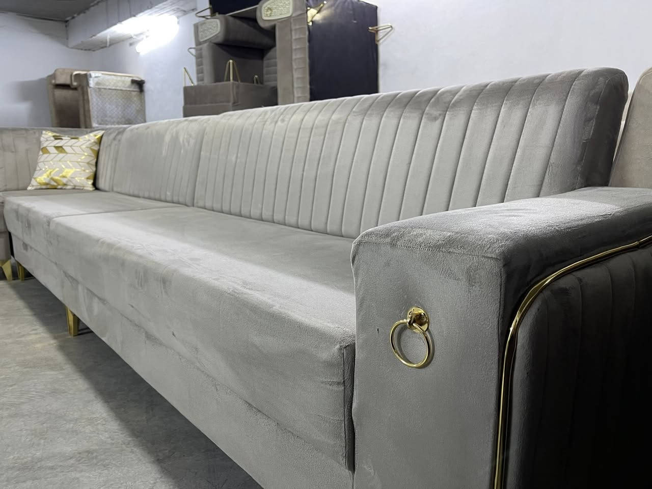 L
هاتینەوە بە ئێلڵێکی تایبەت 10نەفەری 
فول دەست کردە زۆر پاک و خاوێنە 
دیزاینی کۆمپیتەریە شتێکی تایبەتە 
تێل بکەن ماڵ بۆ کەس دا نانەین 
ژم***********
