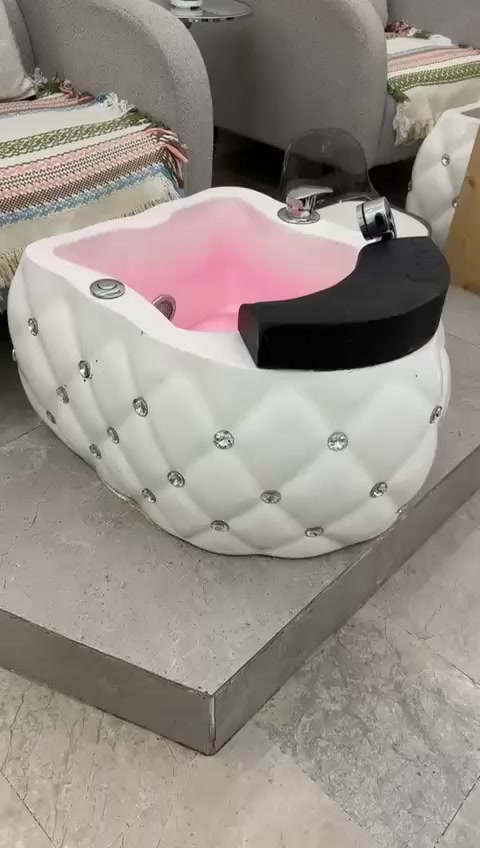 اغراض صالون للبيع ب اسعار مناسبه وبحاله  جيده جدا يوجد اشياء اخرئ غيرها ايضا للاستفسار علئ الرقم *********** العنوان زيونه
