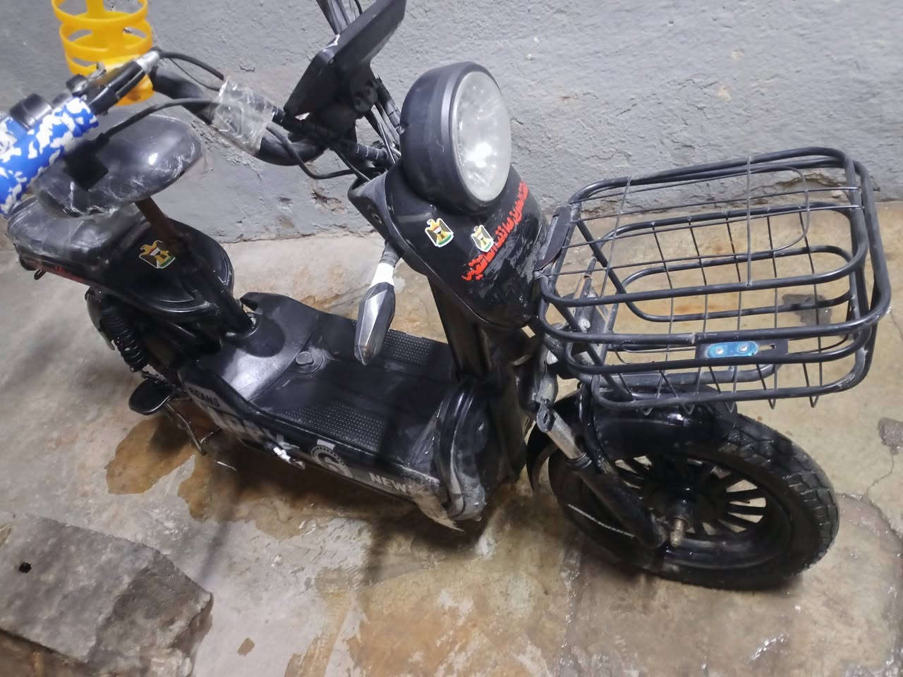 سلام عليكم درجة شحن لبيع حجم 14درجة نظيف فول بريكات امامي خلفي موجود تايرات جديد  شغال موصفات سويج كارت بصمه كلشي اكو سعره 225بيه مجال رقم ***********
