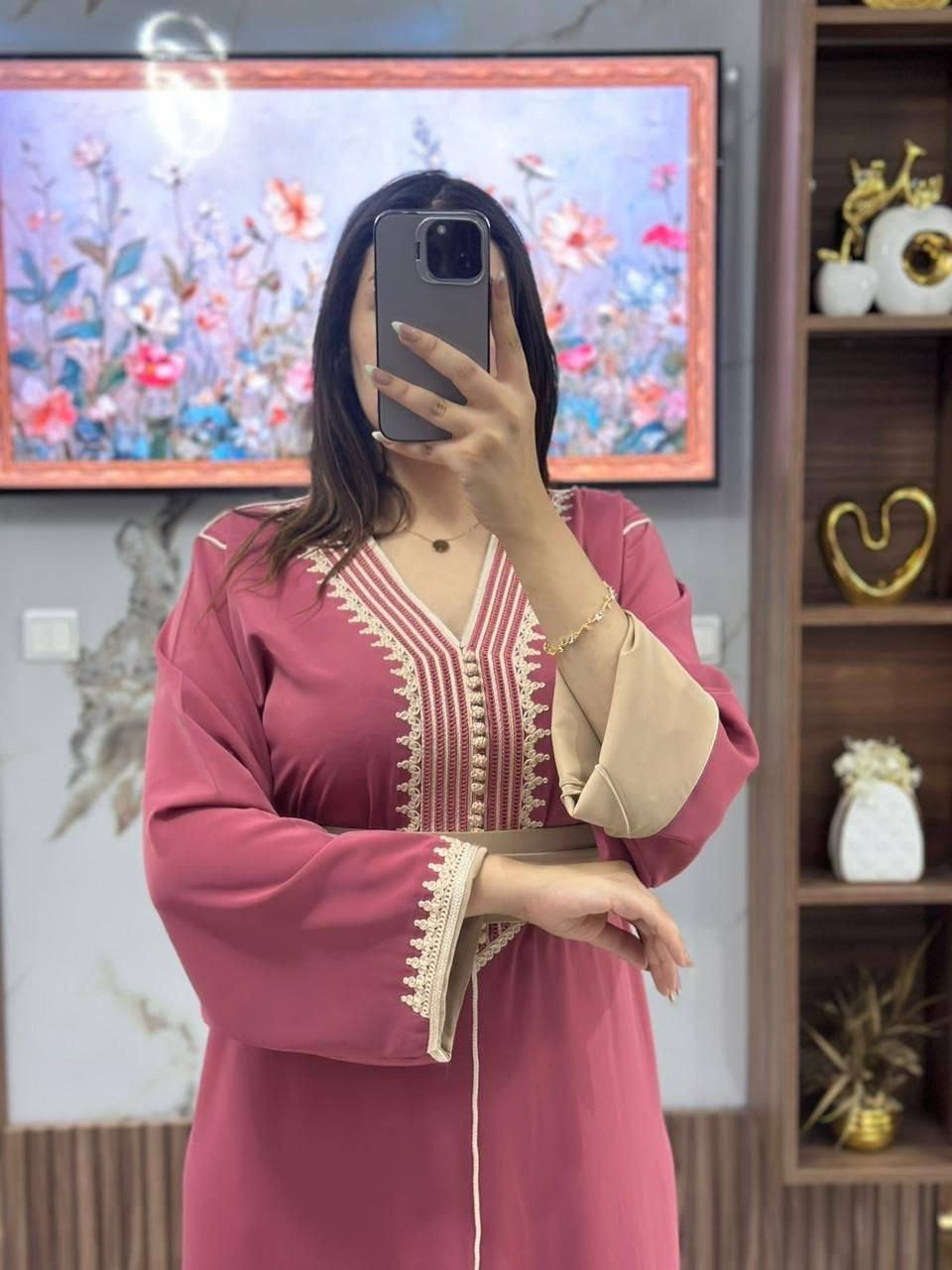 ♦️قفطان كرناج مخدوم بالدكرادي بالحزام 
♦️نوع التوب كريب  
♦️المقاسات :  M L XL XXL
♦️للتواصل في الخاص


**إذا كنت صاحب هذا الإعلان وتريد حذفه لأي سبب، رجاءا أرسل رسالة إلى الدعم الفني**