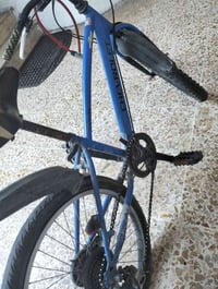 سلام وعليكم عندي بايسكل للبيع  حجم 24 العيب البي فقط تاير وحده بيها سو...