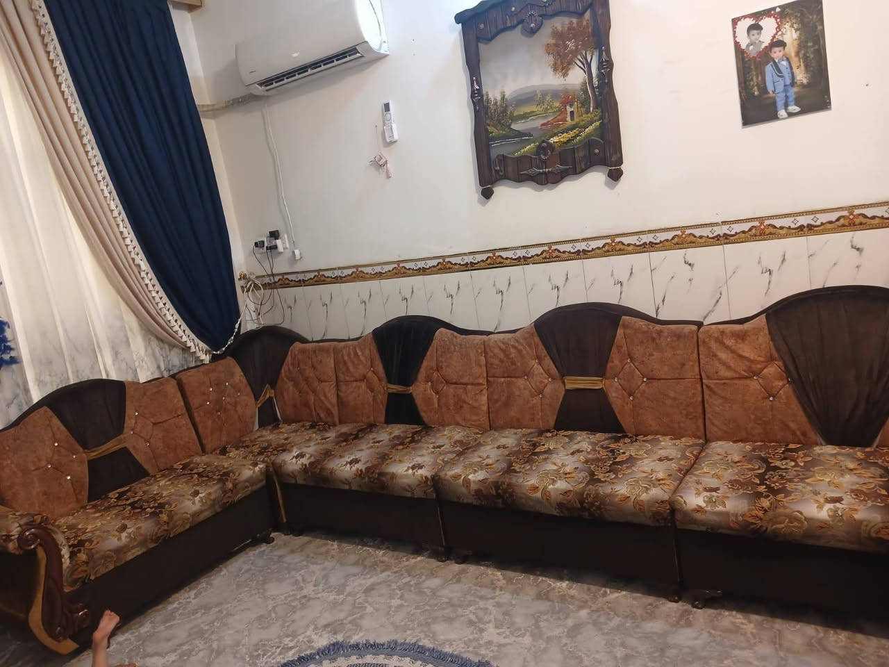 تخم ديوان مستخدم نضيف جدا القاعدة خشب بلوك يحتوي على ٤ كراسي نفرين وزاوية وكرسي ١ نفر قياس ٤ في ٢ متر مكان حي اور جامع الفردوس ***********
سعر ٣٠٠ الف
