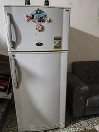 ثلاجة • للبيع • إلكترونيات منزلية