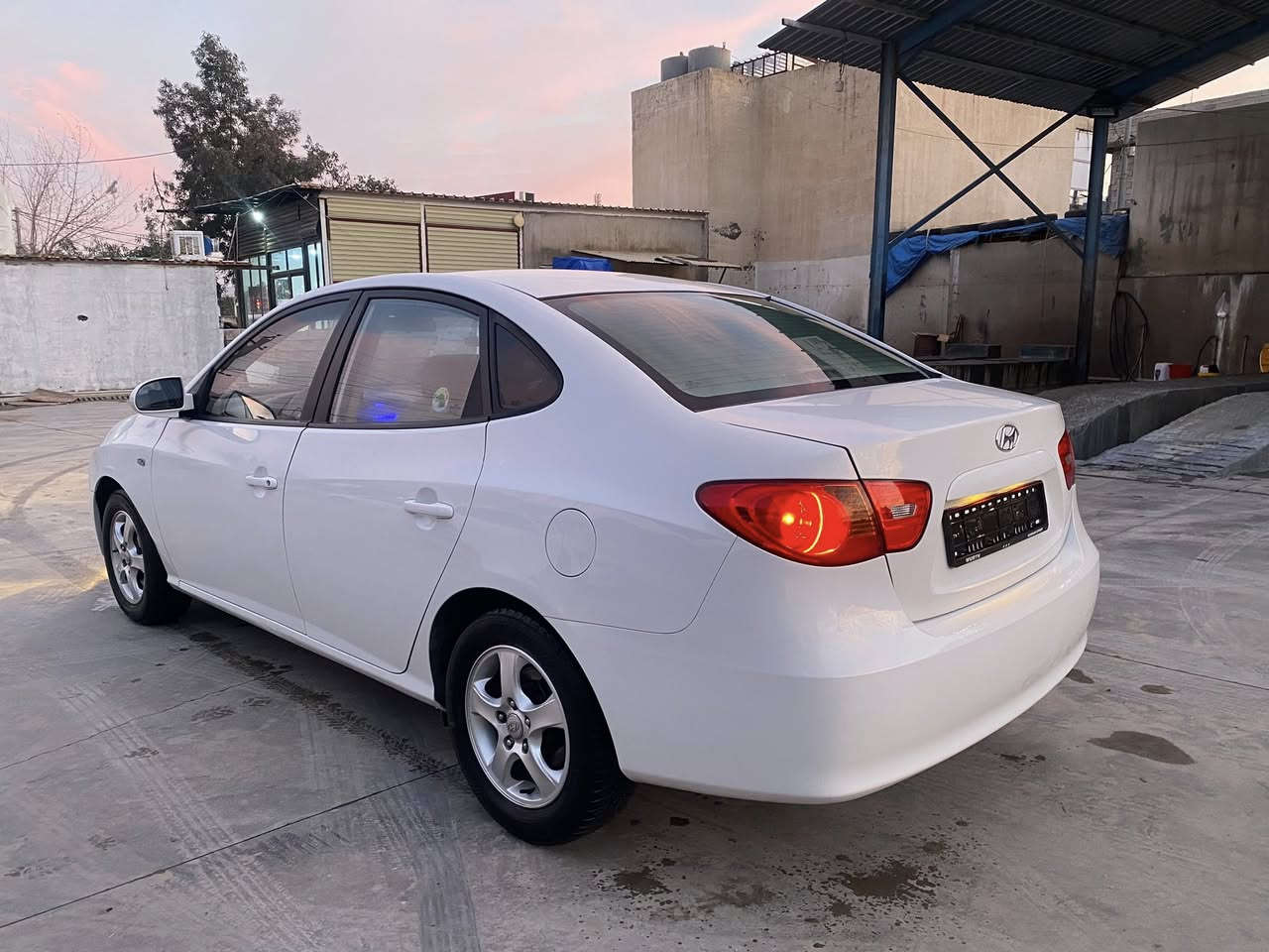 ئاڤانتي موديل 2010
سه ياره كه سفر سفره
بي شوخت بي قؤپاني
هجي پيوه نيه١٣٥رويشيتوه
تاي شه ريكه ي له بن ماوه
قؤپاني سه غفي نيه
سه ياره كه تابلي لؤكه
***********
***********
