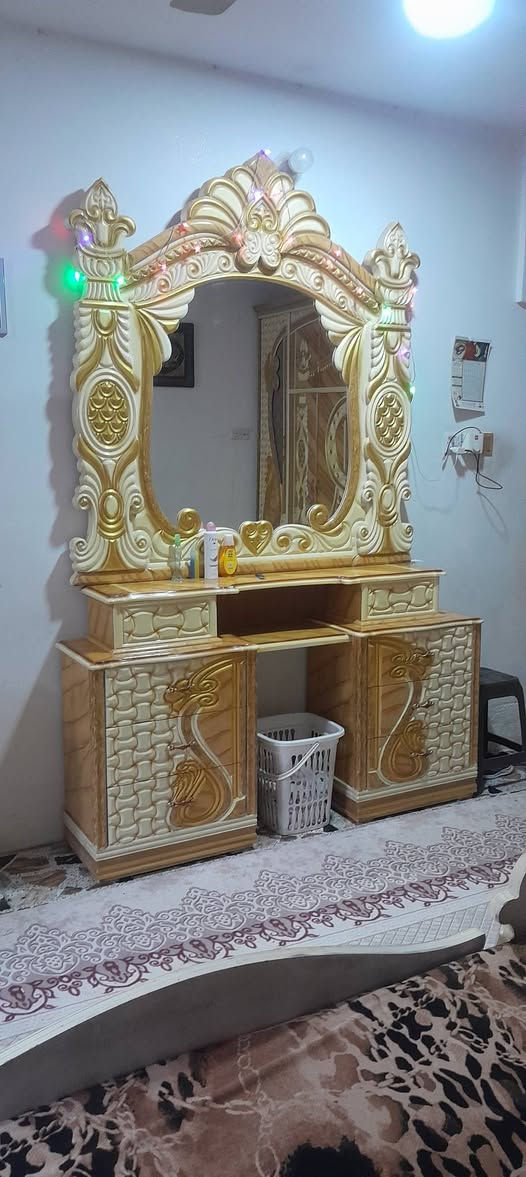 غرفة البيع مستعملة تركية  شغل عراقي سعر 950 وبيهة مجال
العنوان بغداد الزعفرانية 

رقم اتليفون : ***********
