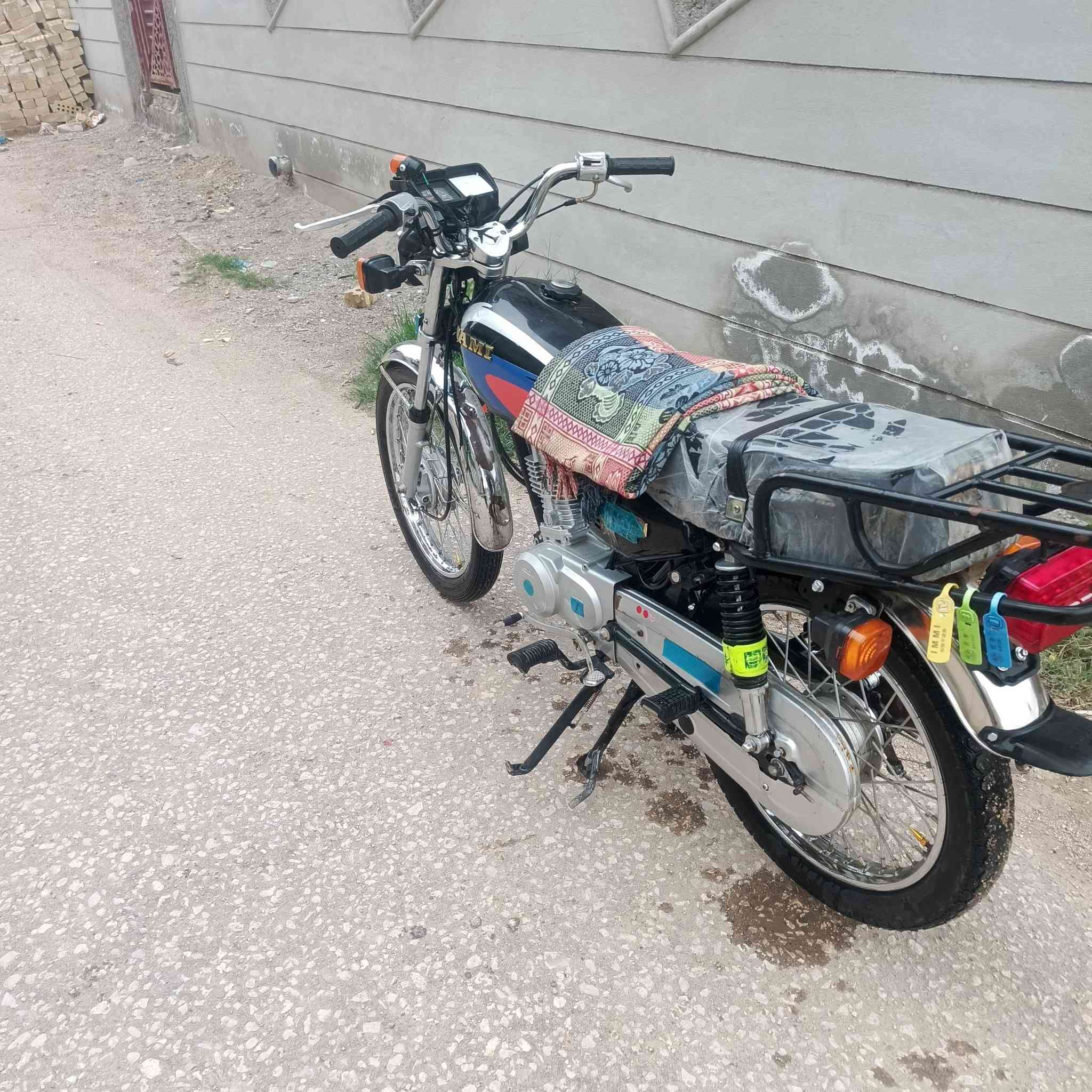 مكاني كربلاء حي العباس 
سلام عليكم دراجه البيع موديل2025طالعه بل 2026سوبايه طابقين كشن رابيدو ابو القاعتين الصلي لايت عالي ناصي دبل شاره الدراجه حله من الصوره تعال وشوف السعر 650وبيهه مجال شراي تعال خاص مو شراي طلع كبل


**إذا كنت صاحب هذا الإعلان وتريد حذفه لأي سبب، رجاءا أرسل رسالة إلى الدعم الفني**