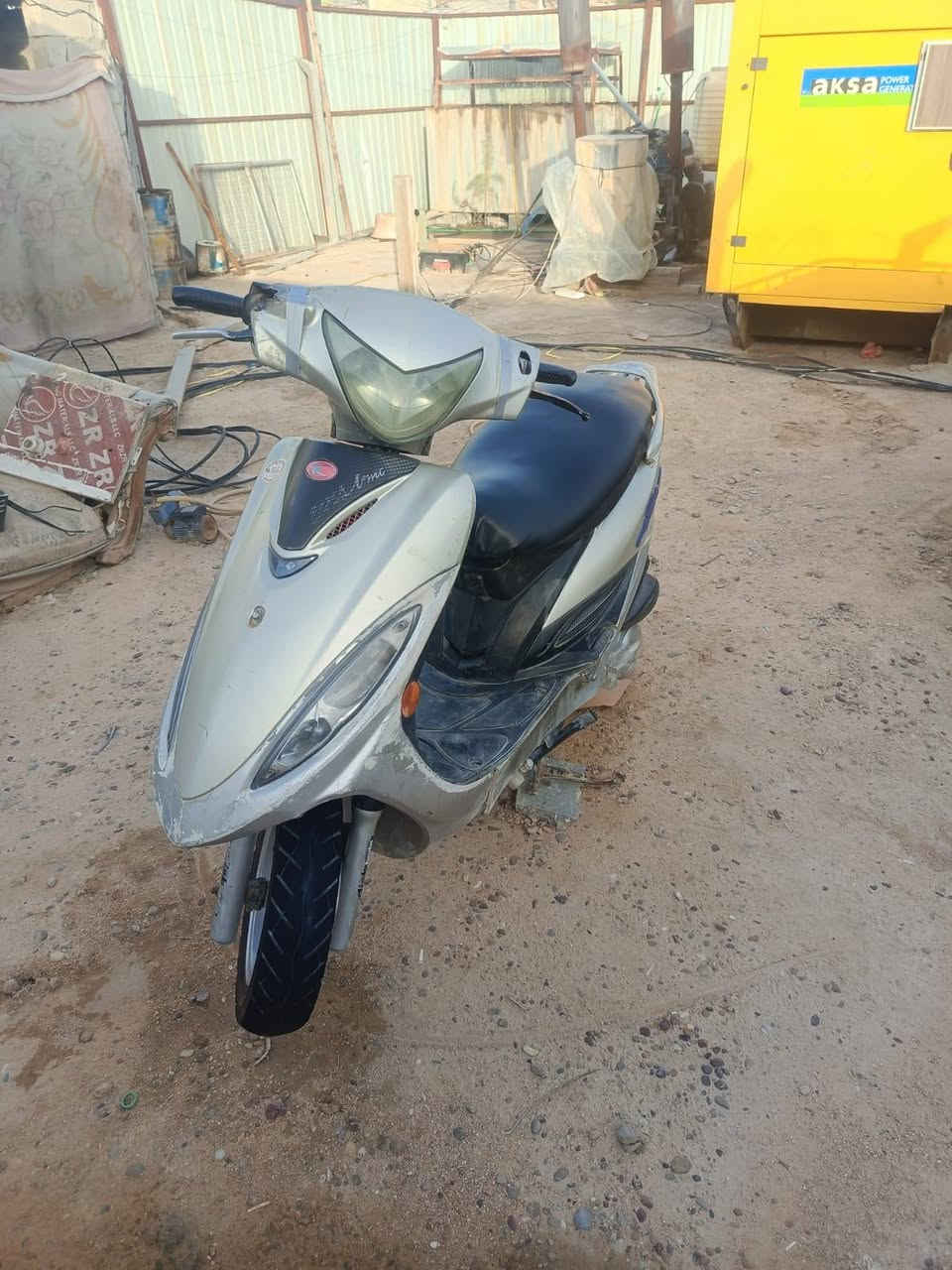 دراجه للبيع مكانه النجف مكلفه السعر 300 وبيه مجال للشراي  بالنشر الاكثر استفسار اتصال عل رقم ***********
