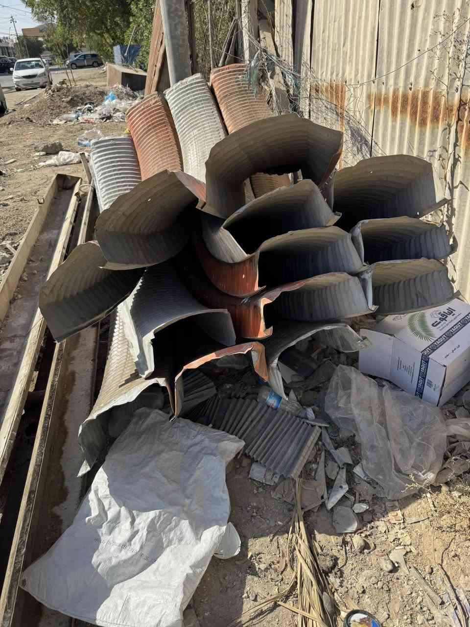 السلام عليكم للبيع مضله كيسبان عرض مترين ونص ونزال ثلاثه ونص كامله ما بيهه نقص مفتوحه ومطروحه بل الكاع النجف شارع المدينه السعر 75 الف الاتصال ***********
