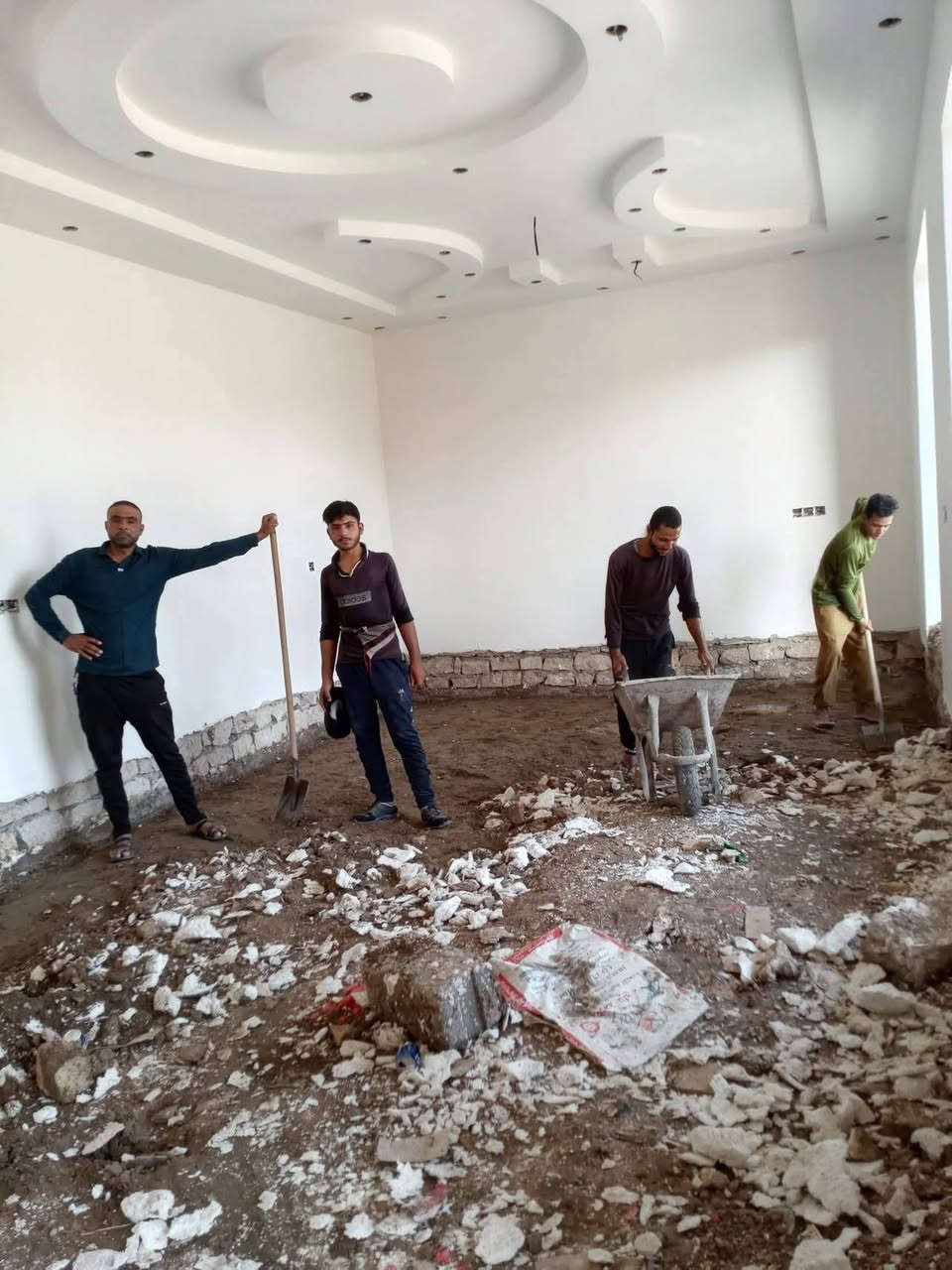 السلام عليكم /كادر عمل جاهز تصعيد مواد +تنضيف بيوت حدائق+ تفليش+ دفن نهري +نقل اثاث//معداتنه جاهزه
وسياره تجيك للبيت ماعليك بس الاتصال بالرقم ***********
