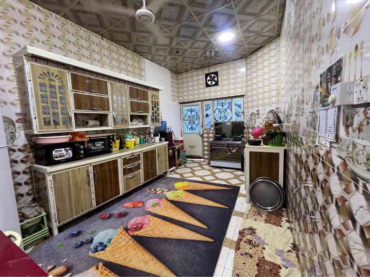دار سكن للبيع

يحتوي على 2 غرف منام و2 فوك +مطبخ فوك وصحيات  + هول+ مجمع صحيات داخليه + ديوان خارجي + صحيات خارجيه + كراج سياره + ترك ومنور +مطبخ

مساحه البيت ٢٠٠ متر ركن  

نوع العقار طابو زاعي سند ٢٥ بسم عراقي وكاله ومكتبه ونسخه من طابو

علماً المنزل بالكامل سيراميك 

نوع السقف كونكريت 

المنطقه تحتوي على جميع الخدمات ماء وكهرباء ومستوصف صحي ومدارس ابتدائيه 

الجيران ذهب صافي 

العنوان البصره شط لعرب الجزيره ليوبه قرب المستوصف

السعر المطلوب١٠٥  

للاستفسار التواصل خاص او على الرقم التالي /

‏***********
مكتب عقارت المهندس البصرة, العراق
