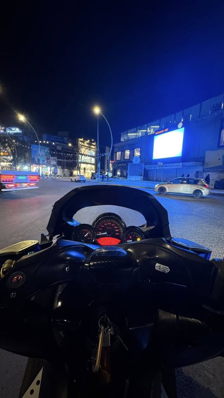 سلام عليكم تي ماكس 2011 دراجة كهربائيات  مكفولة و مكينة مكفولة من البكن و الدخان و النضوح و كلشي دراجة قوية بيهة كلج رياضي و تجوة و صالنصة حلزونية و كفرات البجم موجودة بدون المازدة فقط بيهة ملاحظات بسيطة  دراجة شكلهة مال لعب بس ما معلك بيهة و لا اعرف اعلك دراجة محافظ عليهة و ادامة كاملة دهن و ماي راديتر و بانزين محسن  سعر 23 و بيهة مجال شراي يتصل *********** مكاني المنصور او الاعظمية
