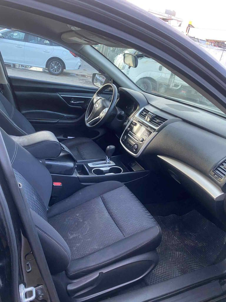 ٢٠١٧ مواسەفات s ٢ پارچەو پەڵەیەک بۆیاخە سەنەوی تا ٢٠٢٩ تازەیە بەشەرتی گێڕ نەکراوەتەوە و مەکینە دوکەڵ و بوخاری نیە ٥٥٠٠٠ mi ڕۆیشتوە تایە و هایدرۆلیک و ڕۆنی تازە گۆڕاوە نرخی ١١٥ مامەڵە لە سلێمانیم *********** السليمانية, العراق
