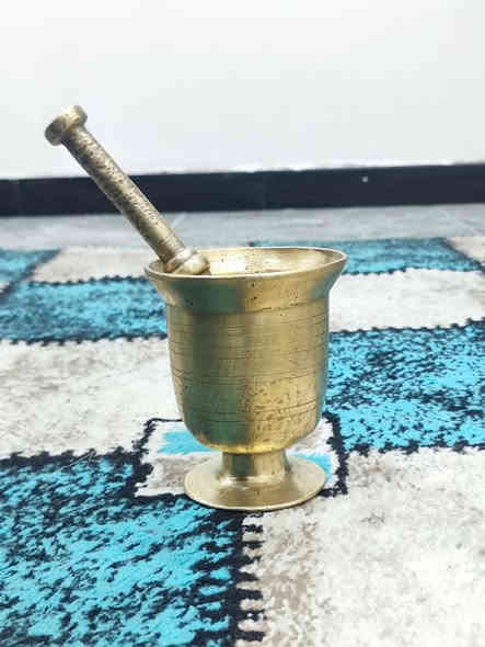 هون للبيع ارتفاع 14 سانتيم قطعه قديمه جداً للاستفسار خاص او واتس اب ***********
