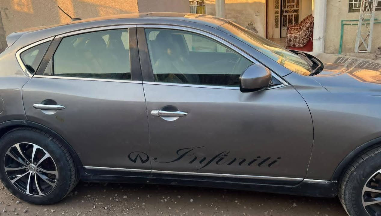 السلام عليكم سياره انفنتي امريكي للبيع Ex35 2008 رقم بغداد دولي تحويل ثاني يوم كهربائياته كامله كير محرك مكفولات تبريد شغال صدر امامي خلفي جديد ضربته جاملغ خلفي عكس السايق مصبوغه احزام ٧٥او بيه مجال 
الرقم ***********
