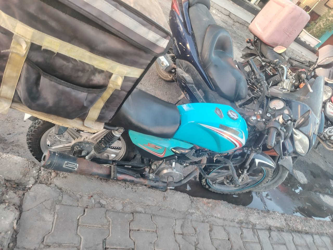 السلام عليكم سونليك مرقم بغداد ببها نقوصات بصيطه محرك ما مفتوح سعر 900 بيها مجال حك جيه ***********
