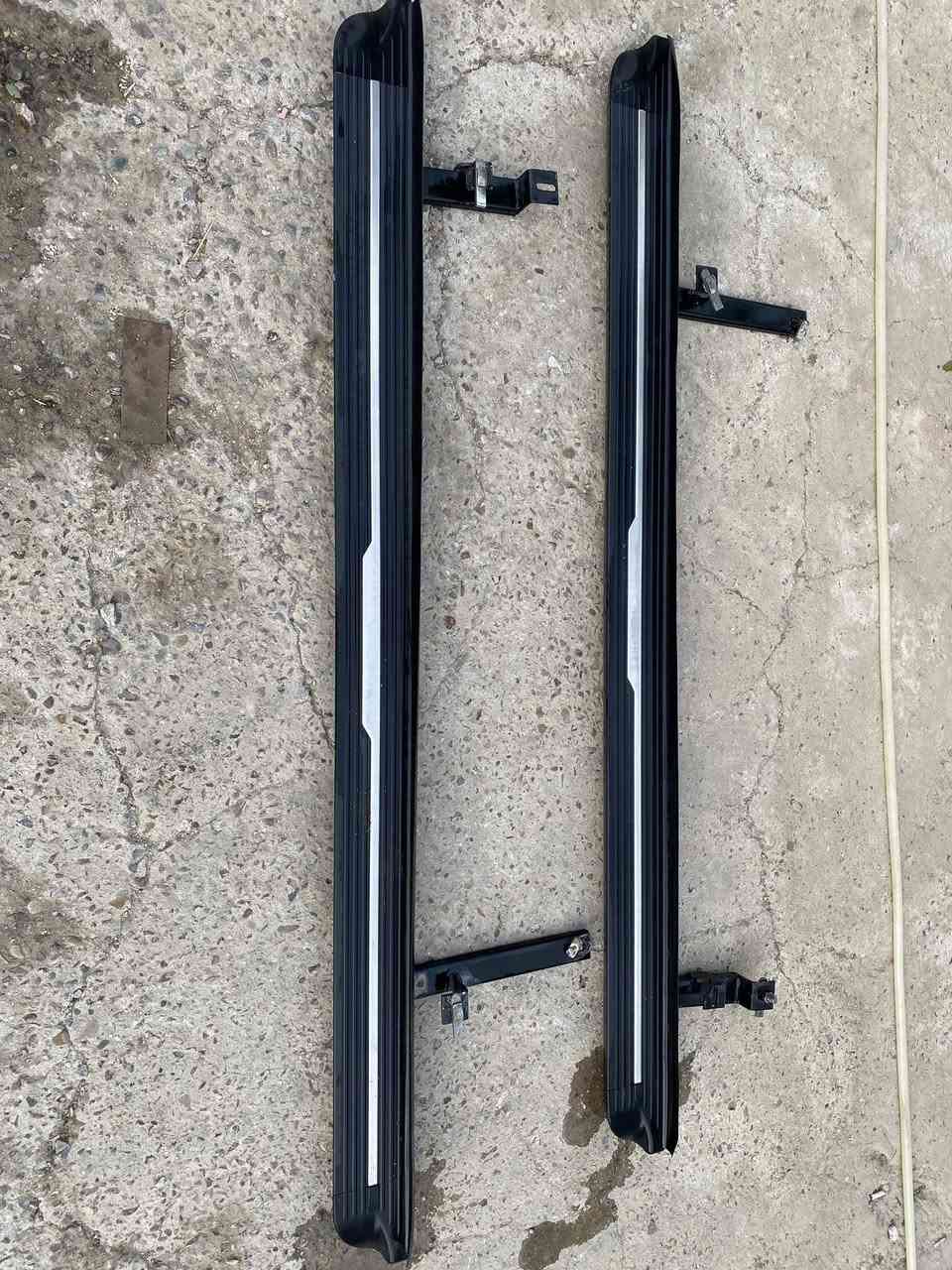 السلام عليكم للبيع وتوصيل لا يوجد  دوسات جيب يرهمن ع كل موديلات جيب وشد نضيفات لا كسر ولا فطر سعرهن 200 الف بيهن مجال بردات جيب جدد ع كل موديلات سعرهن 40 الف بغداد شهداء السيدية ***********
