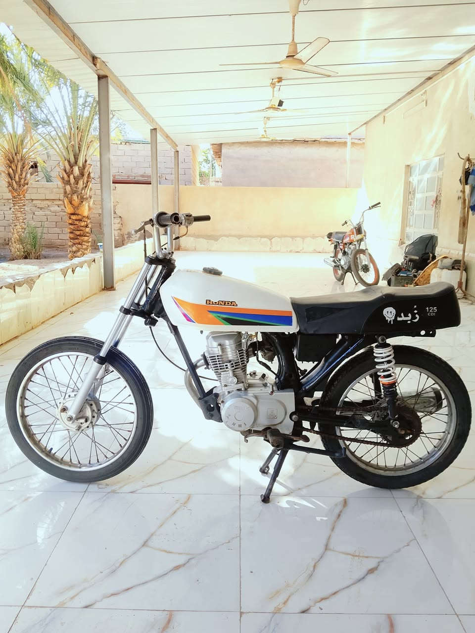 سلام عليكم..
دراجه نامه للبيع كلك كلك

مفتوحه بوشه وبستم 

دراجه جاهزه ماعوزه شي 

السعر.350.مكان سوق الشيوخ ناحية الطار 

‏‪0784 275 7723‬‏
