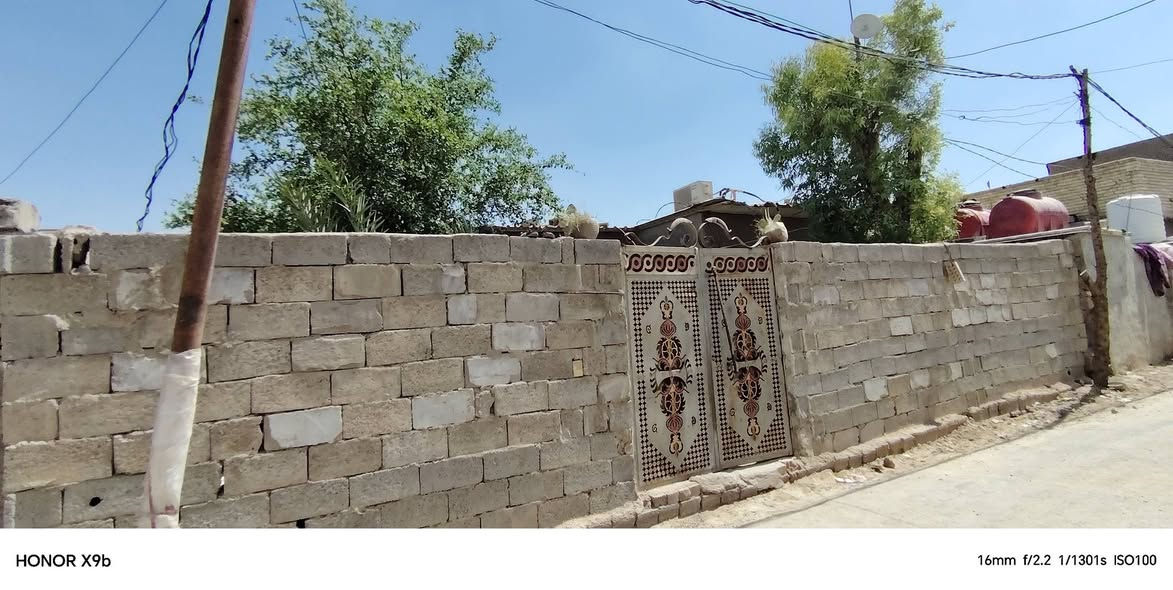 السلام عليكم بيت للبيع مساحه 300 بالدوانم***********🙋
